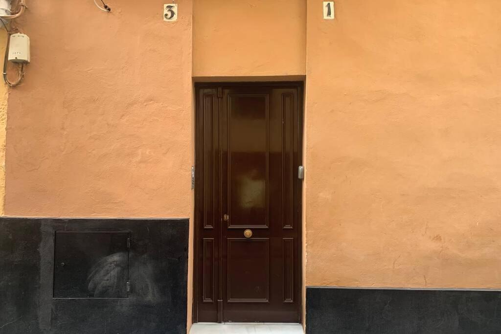 Apartamento Plaza Viuda Кадис Екстериор снимка